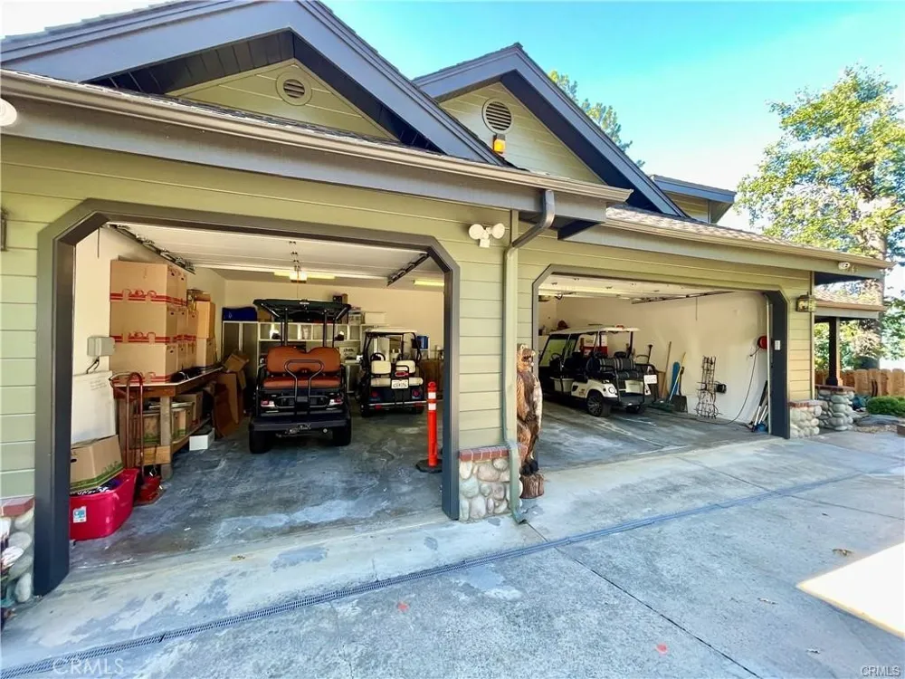 39269 Paha Bass Lake, CA 93604
