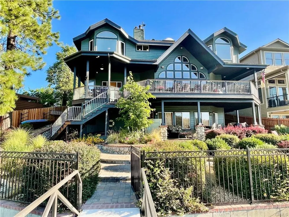 39269 Paha Bass Lake, CA 93604