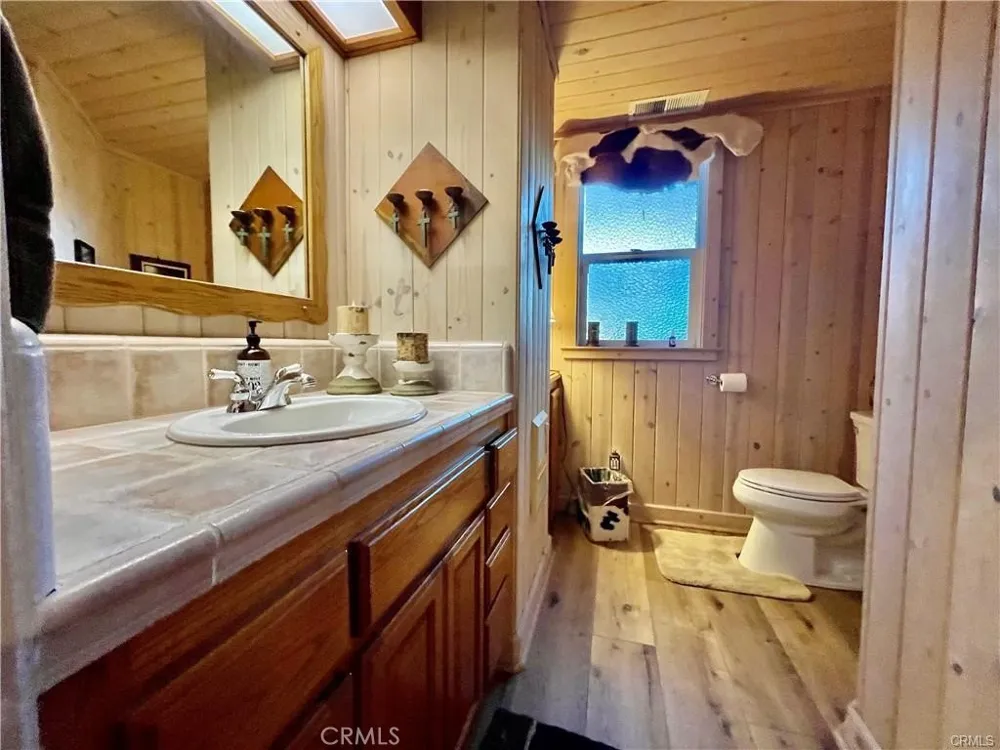 39269 Paha Bass Lake, CA 93604