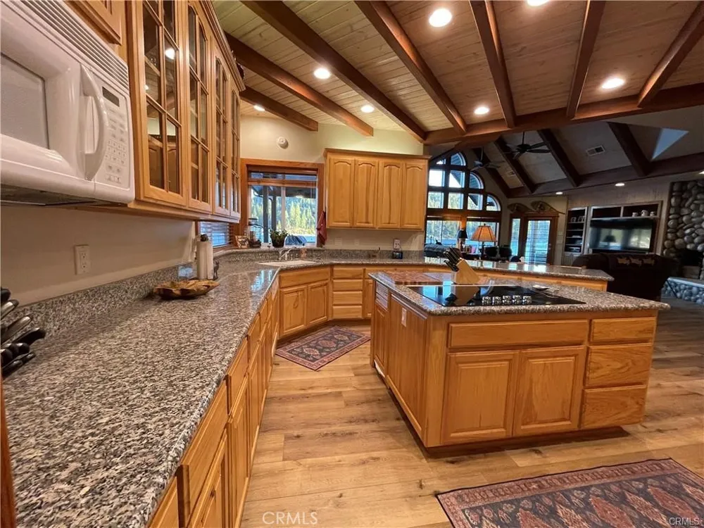 39269 Paha Bass Lake, CA 93604