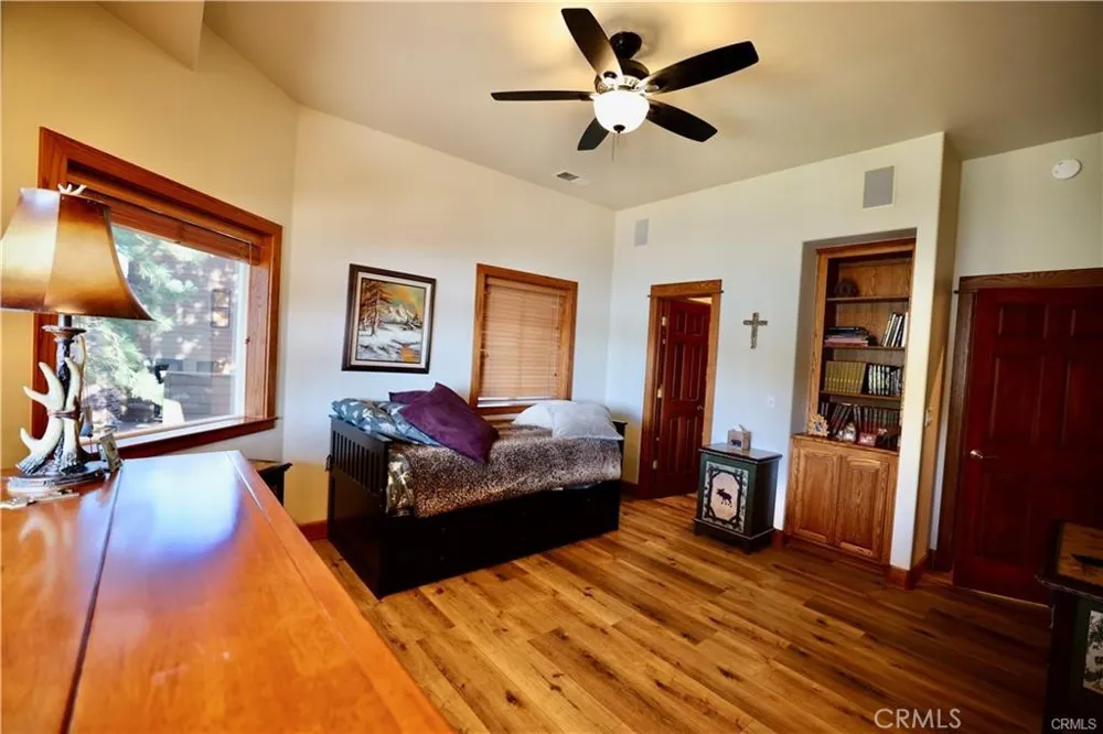 39269 Paha Bass Lake, CA 93604