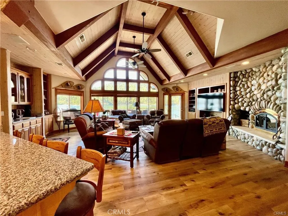 39269 Paha Bass Lake, CA 93604