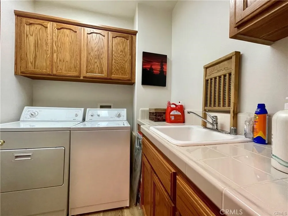 39269 Paha Bass Lake, CA 93604