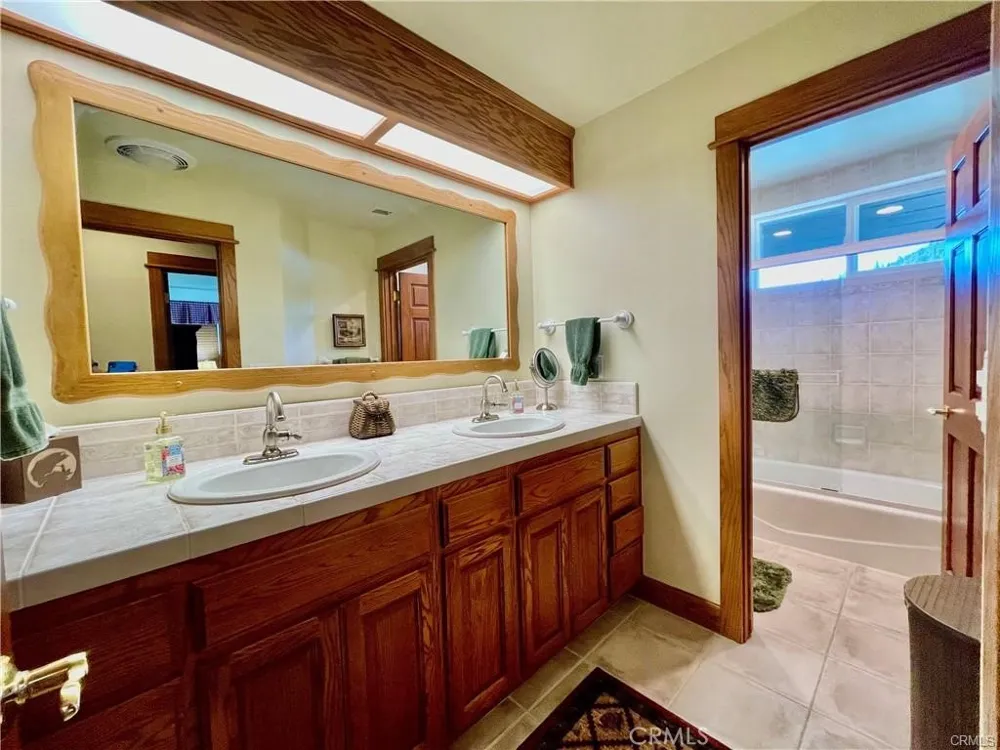 39269 Paha Bass Lake, CA 93604