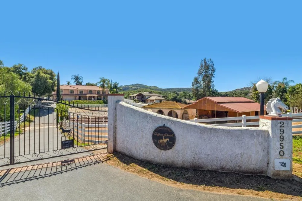 29950 Robbie Ln Vista, CA 92084