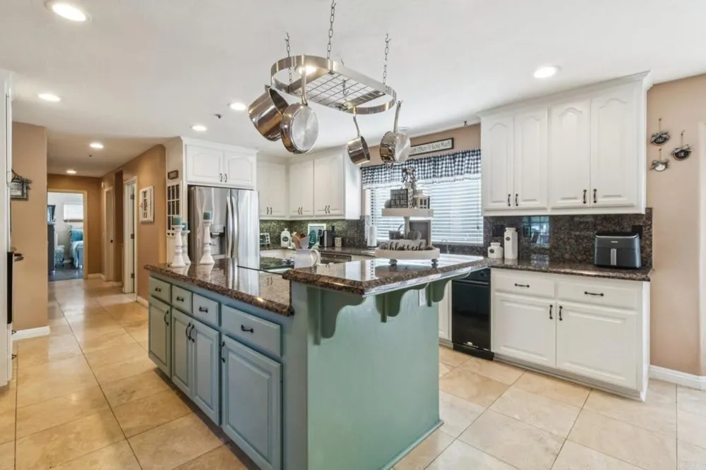29950 Robbie Ln Vista, CA 92084