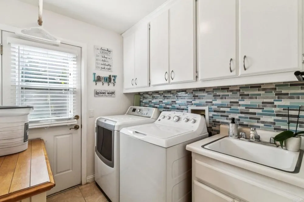 29950 Robbie Ln Vista, CA 92084