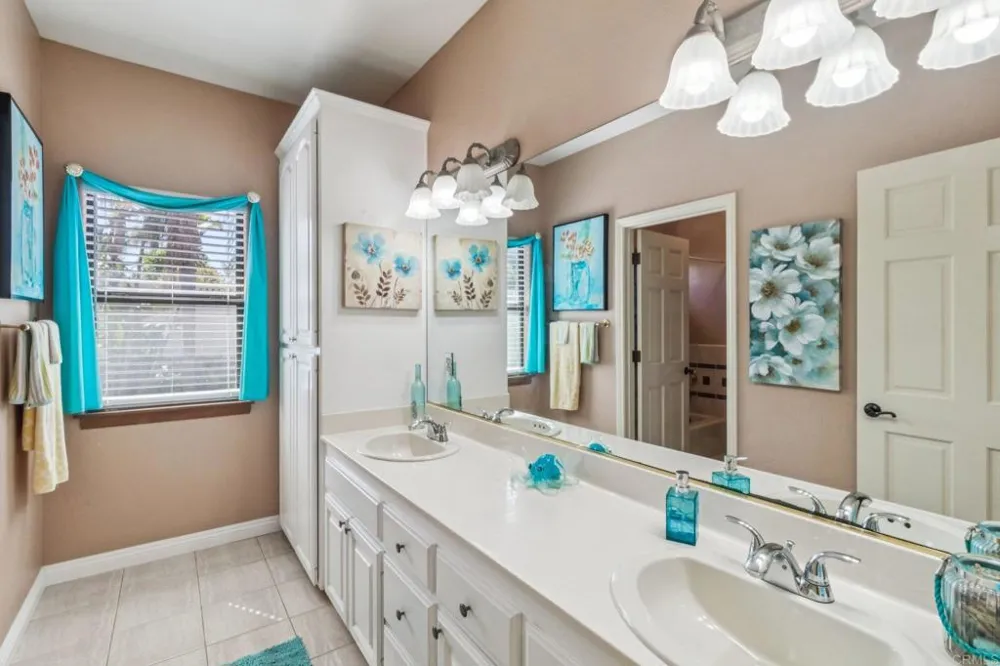 29950 Robbie Ln Vista, CA 92084