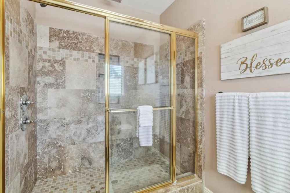 29950 Robbie Ln Vista, CA 92084