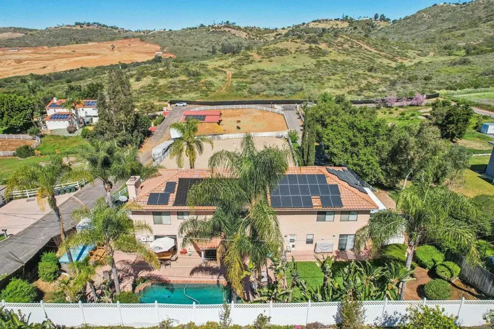 29950 Robbie Ln Vista, CA 92084