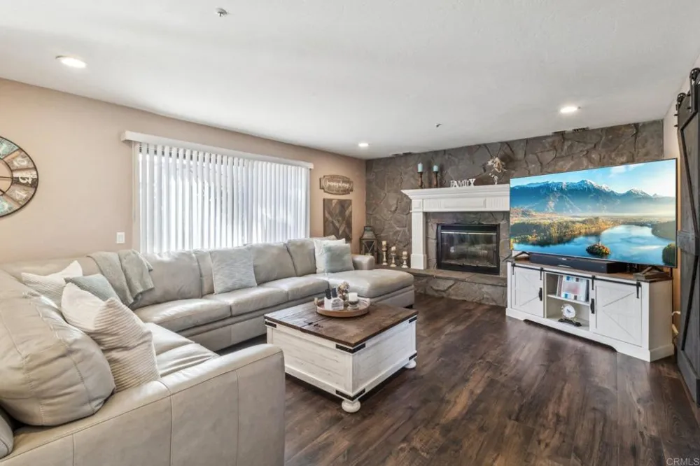 29950 Robbie Ln Vista, CA 92084