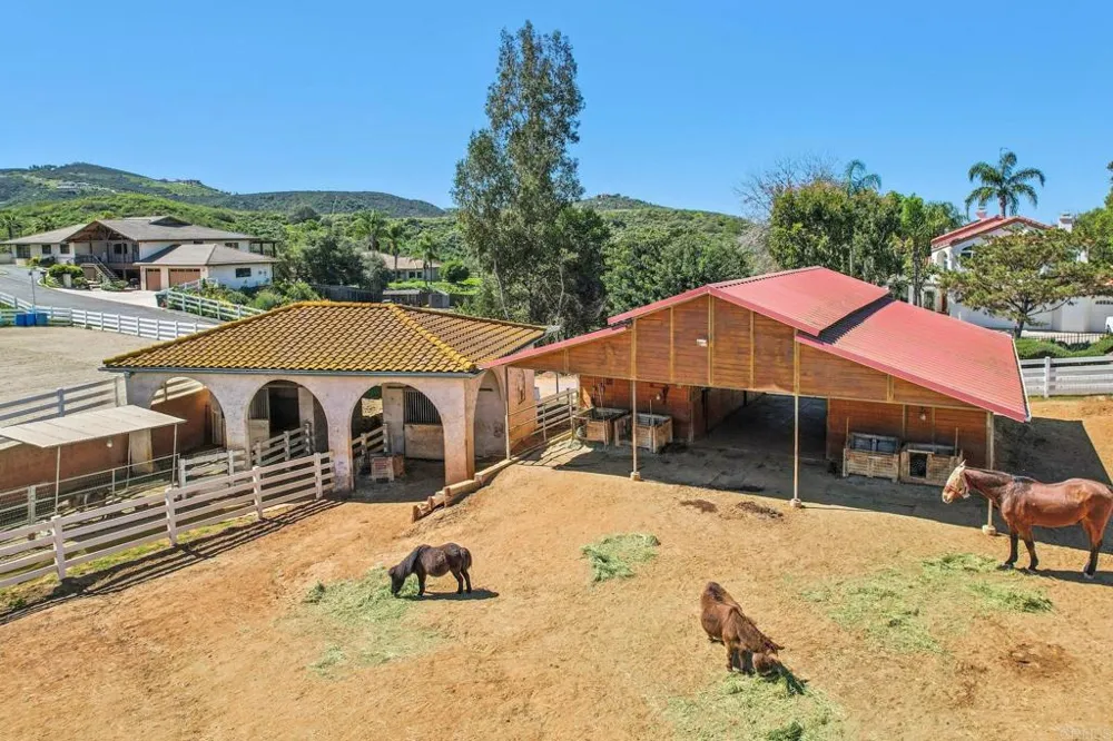 29950 Robbie Ln Vista, CA 92084