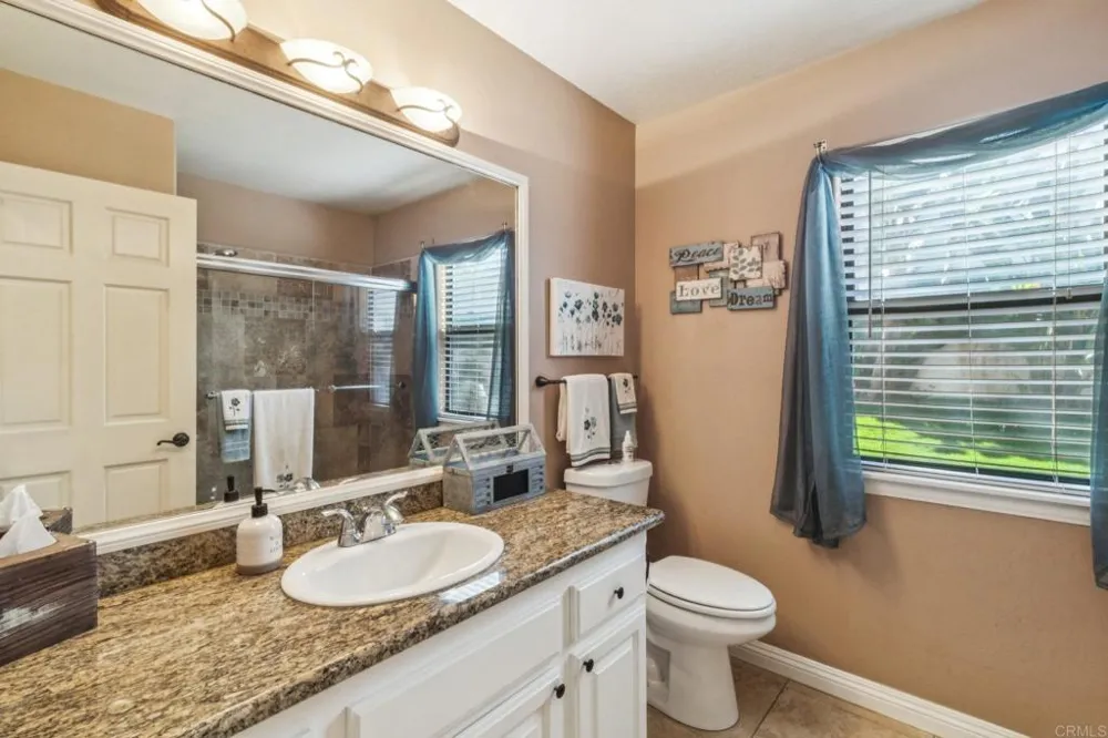 29950 Robbie Ln Vista, CA 92084