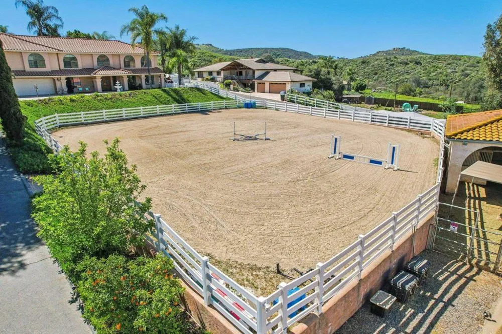 29950 Robbie Ln Vista, CA 92084