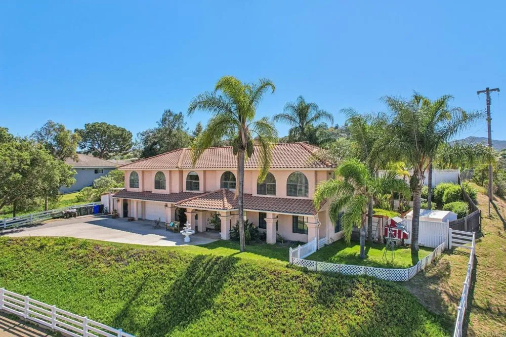 29950 Robbie Ln Vista, CA 92084