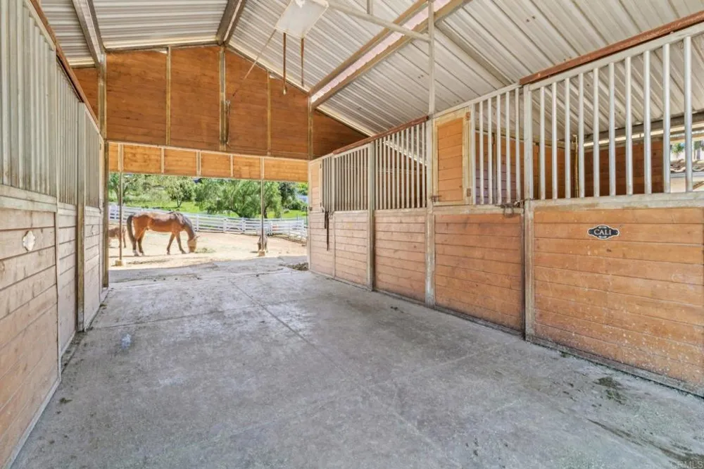 29950 Robbie Ln Vista, CA 92084