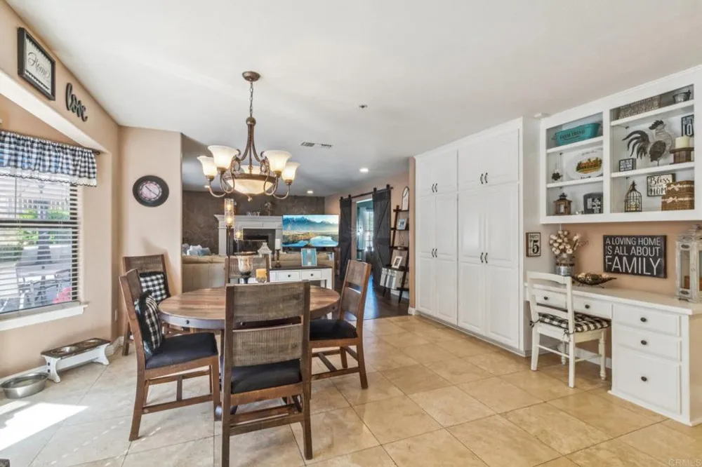 29950 Robbie Ln Vista, CA 92084