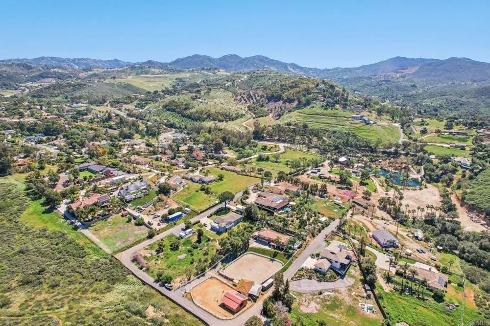 29950 Robbie Ln Vista, CA 92084