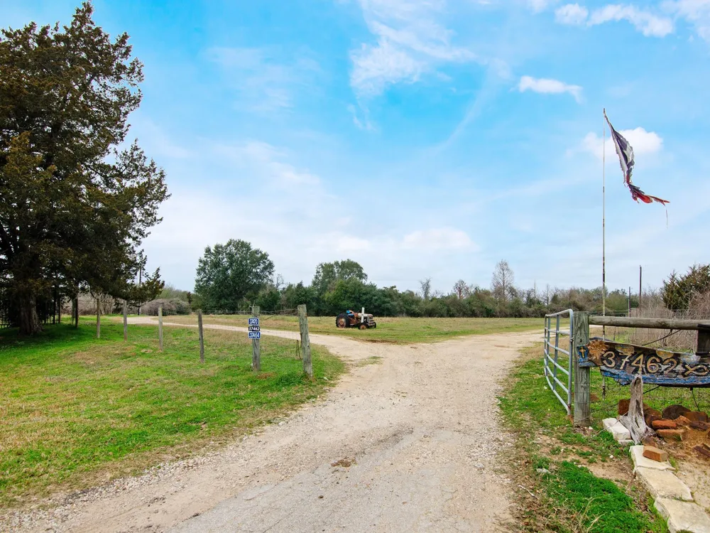 37462 Vaclavik Road Pattison, TX 77423