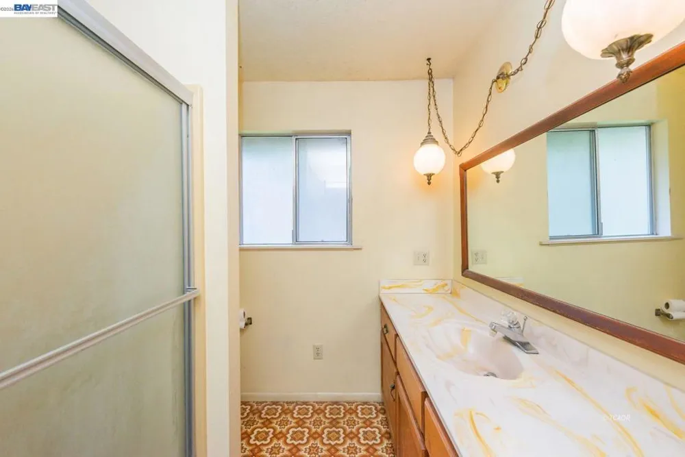 376 Mountain View Dr. Lewiston, CA 96052
