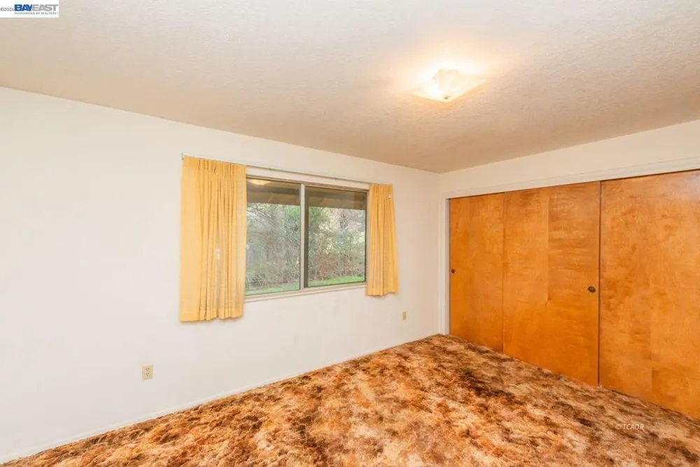 376 Mountain View Dr. Lewiston, CA 96052