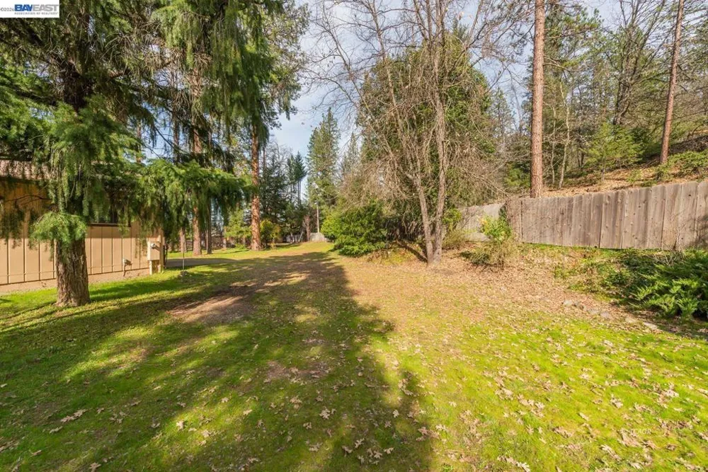 376 Mountain View Dr. Lewiston, CA 96052