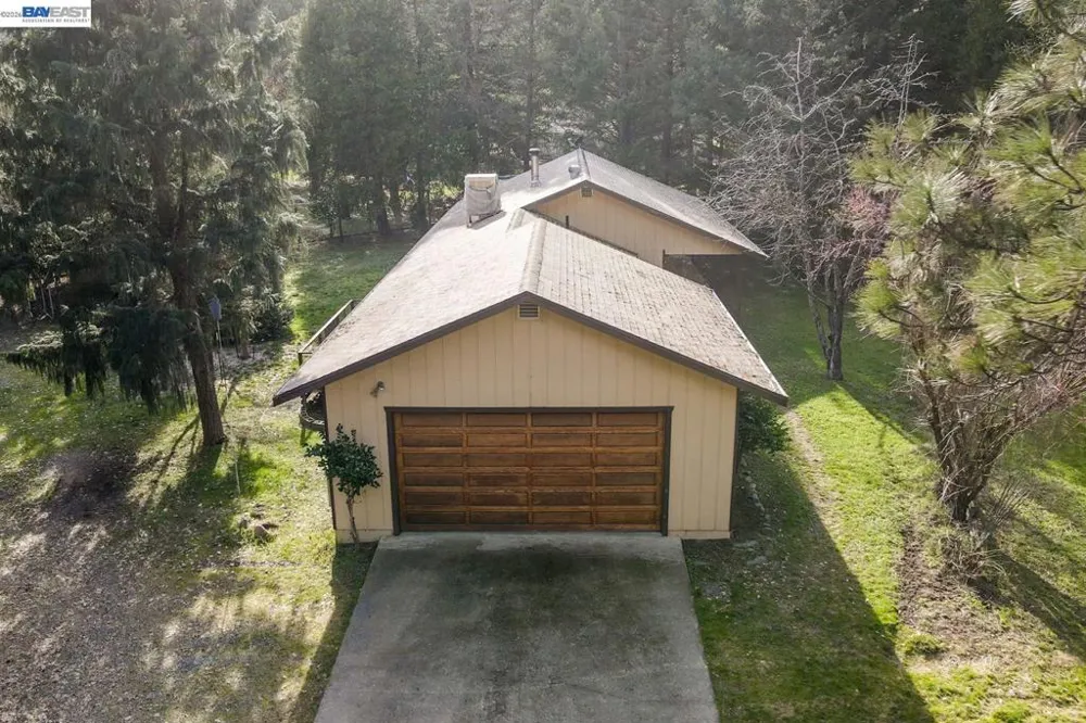 376 Mountain View Dr. Lewiston, CA 96052
