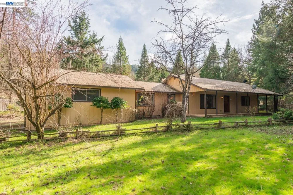 376 Mountain View Dr. Lewiston, CA 96052