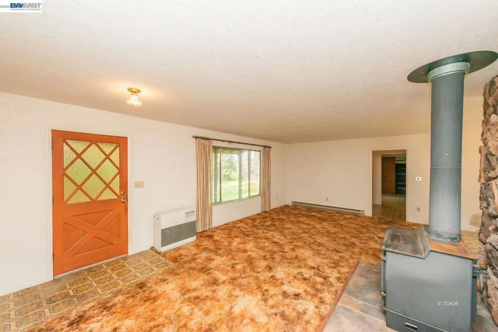 376 Mountain View Dr. Lewiston, CA 96052