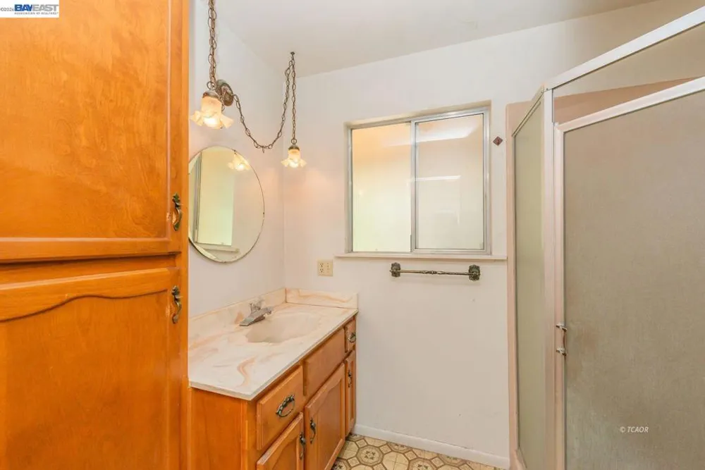 376 Mountain View Dr. Lewiston, CA 96052