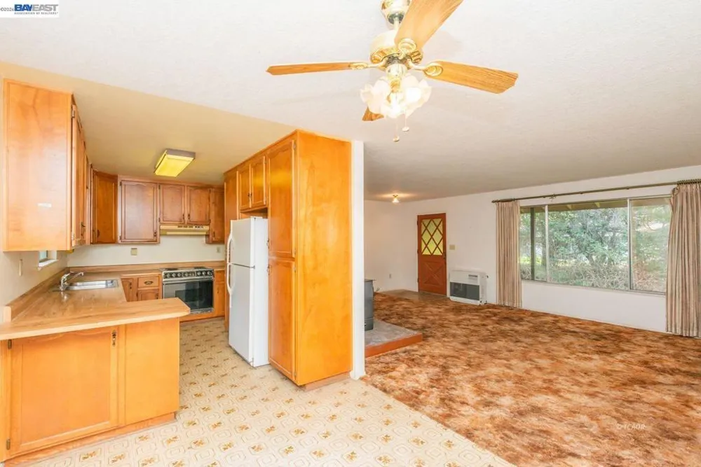 376 Mountain View Dr. Lewiston, CA 96052
