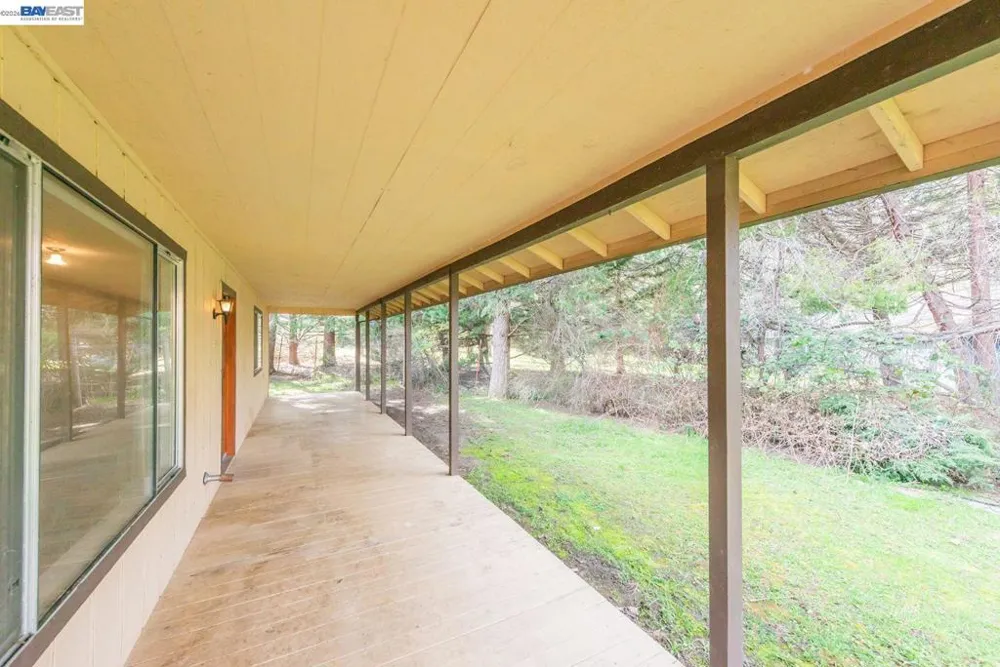 376 Mountain View Dr. Lewiston, CA 96052
