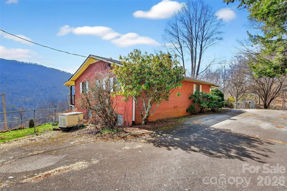 1306 Fork Mountain Road Bakersville, NC 28705