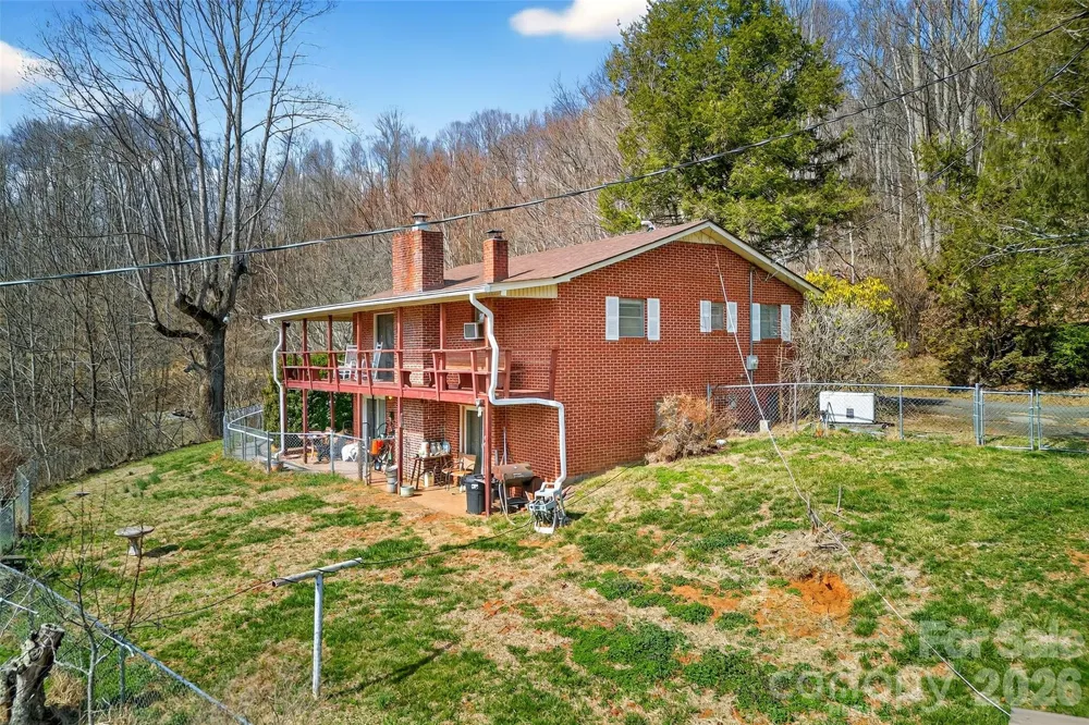 1306 Fork Mountain Road Bakersville, NC 28705
