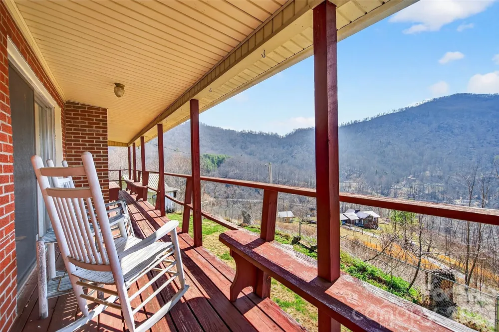1306 Fork Mountain Road Bakersville, NC 28705