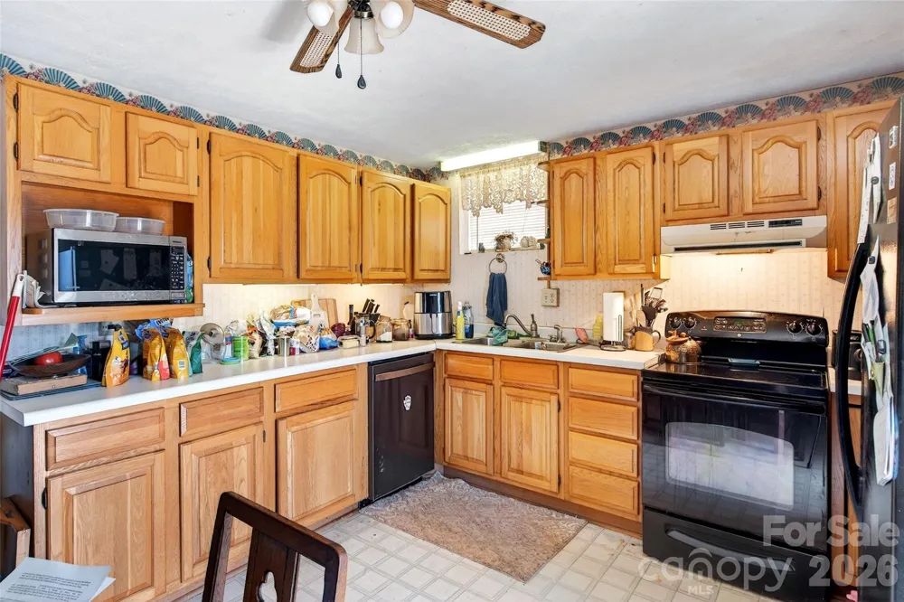 1306 Fork Mountain Road Bakersville, NC 28705