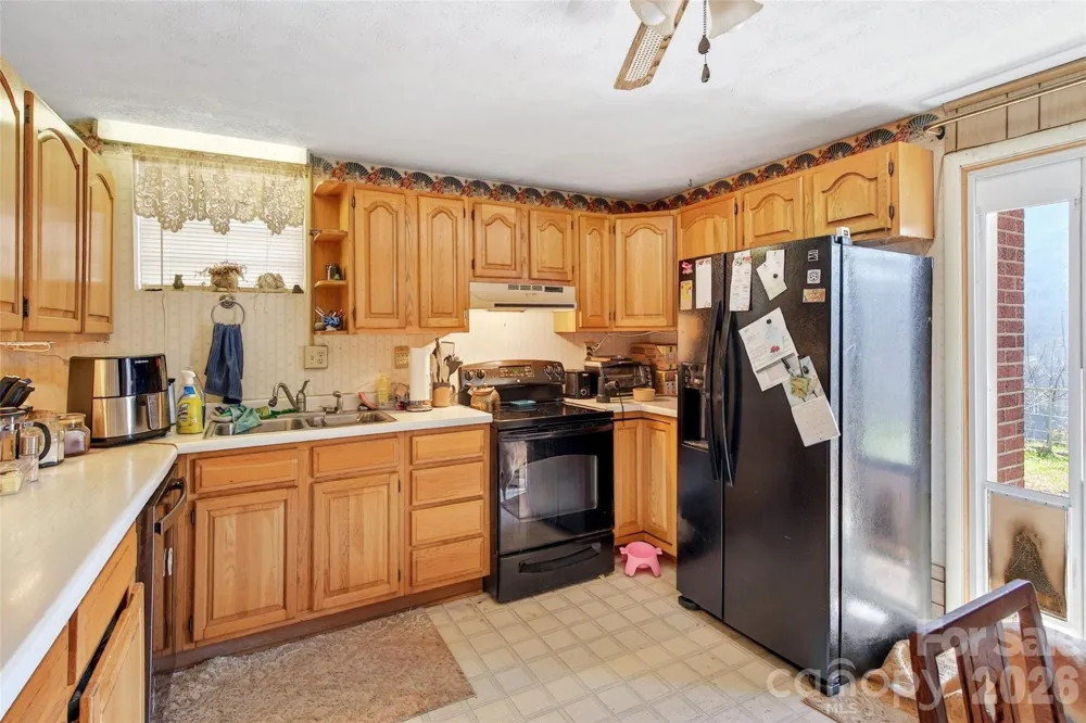 1306 Fork Mountain Road Bakersville, NC 28705