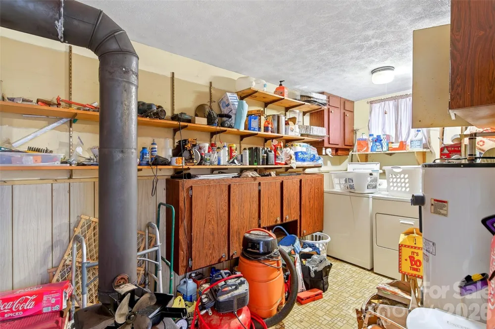 1306 Fork Mountain Road Bakersville, NC 28705