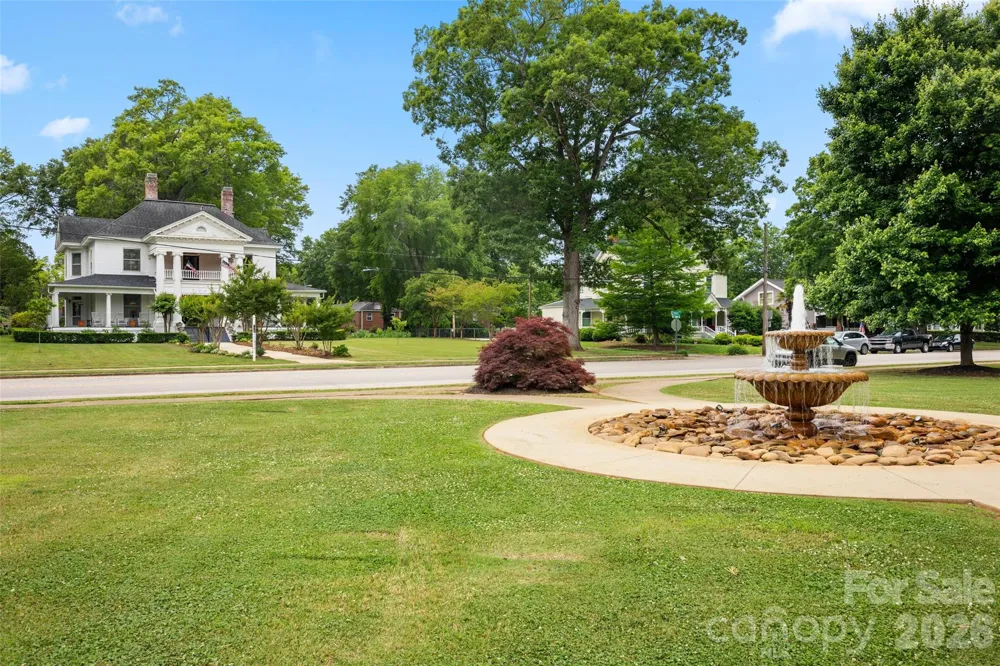 530 E Rutledge Avenue Gaffney, SC 29340