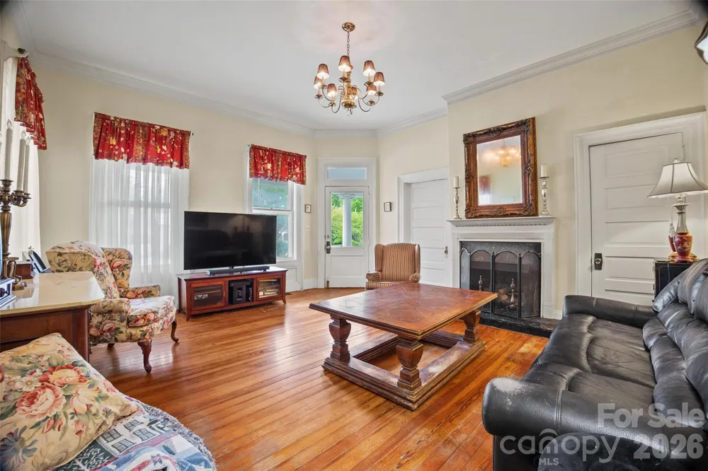 530 E Rutledge Avenue Gaffney, SC 29340