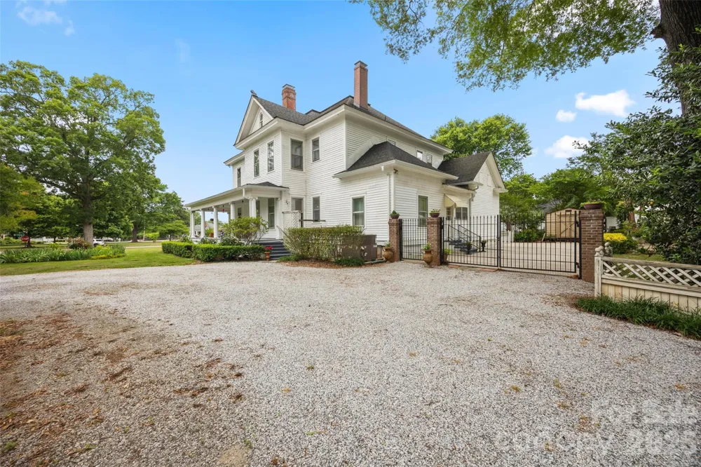 530 E Rutledge Avenue Gaffney, SC 29340