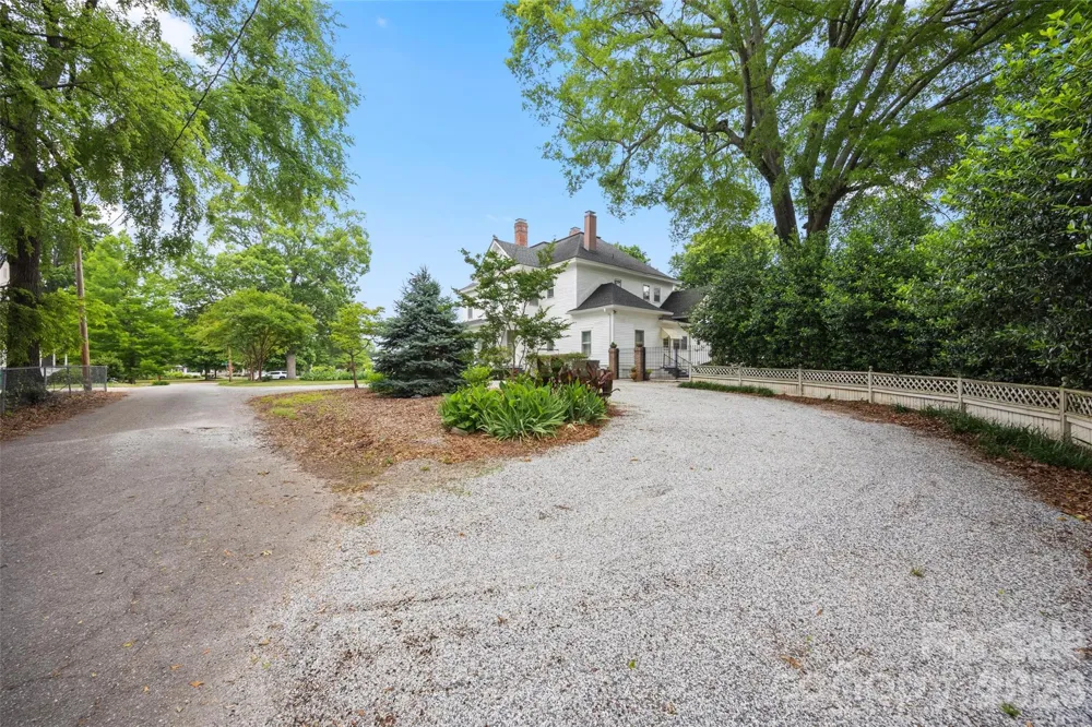 530 E Rutledge Avenue Gaffney, SC 29340
