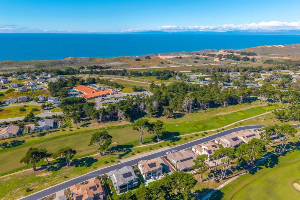 1814 Links Drive Seaside, CA 93955