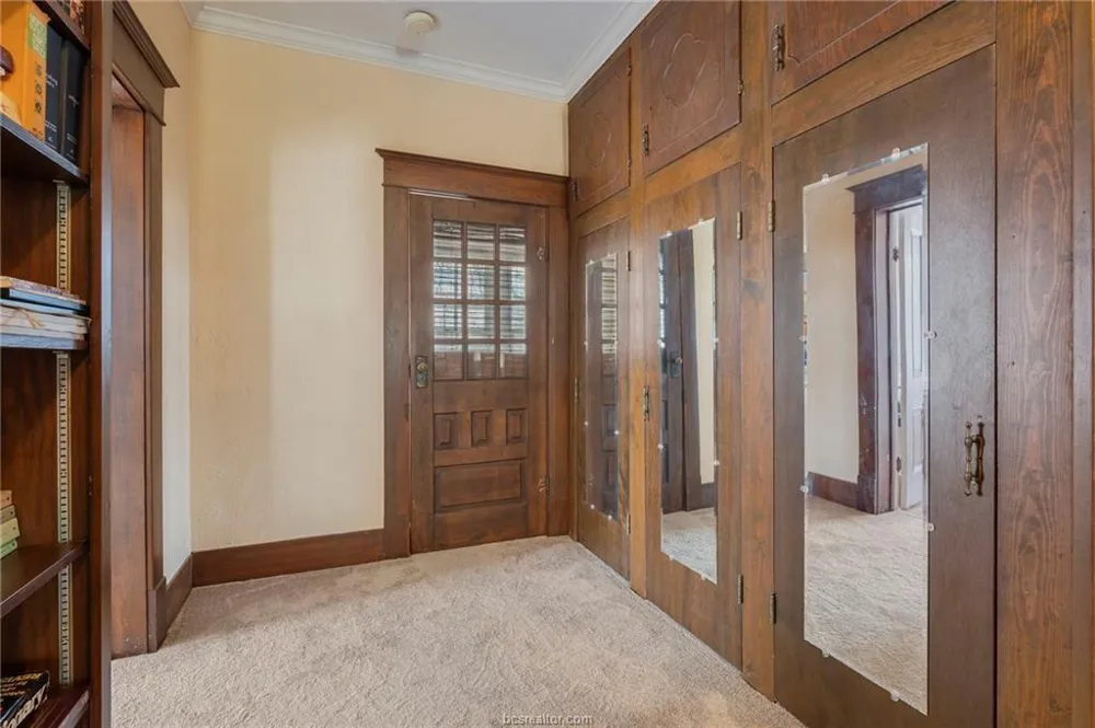 501 W Buck Street Caldwell, TX 77836
