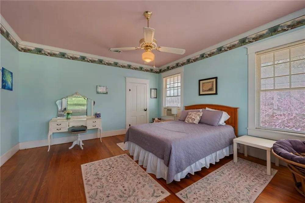 501 W Buck Street Caldwell, TX 77836