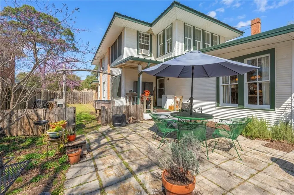 501 W Buck Street Caldwell, TX 77836