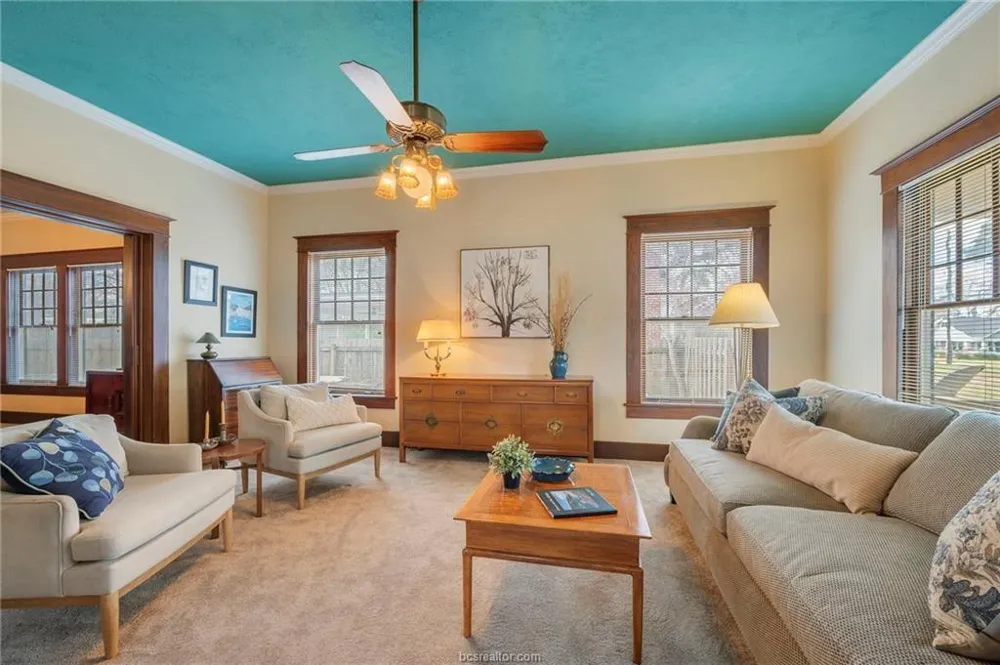 501 W Buck Street Caldwell, TX 77836