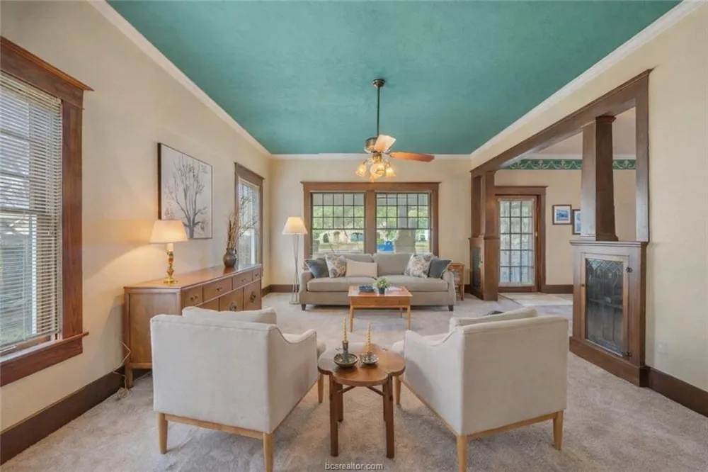 501 W Buck Street Caldwell, TX 77836