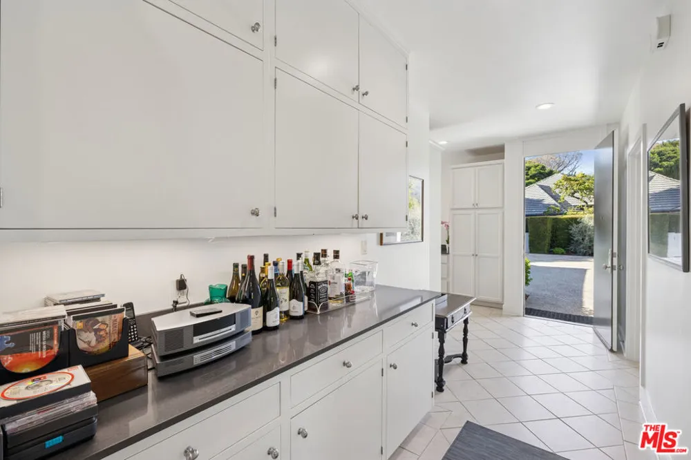2079 Birnam Wood Drive Santa Barbara, CA 93108