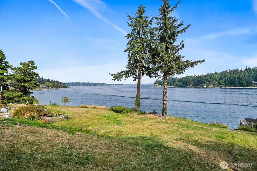 17274 Angeline Avenue South NE Suquamish, WA 98392